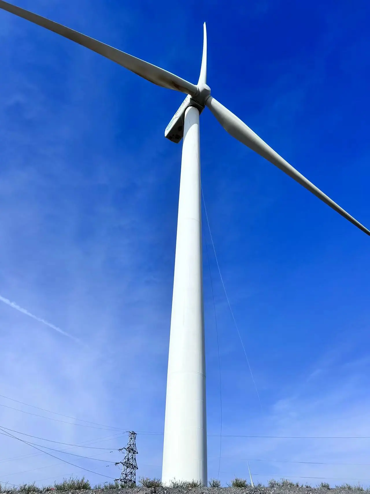 application-of-wind-turbine-tower-cleaning-robot.jpg